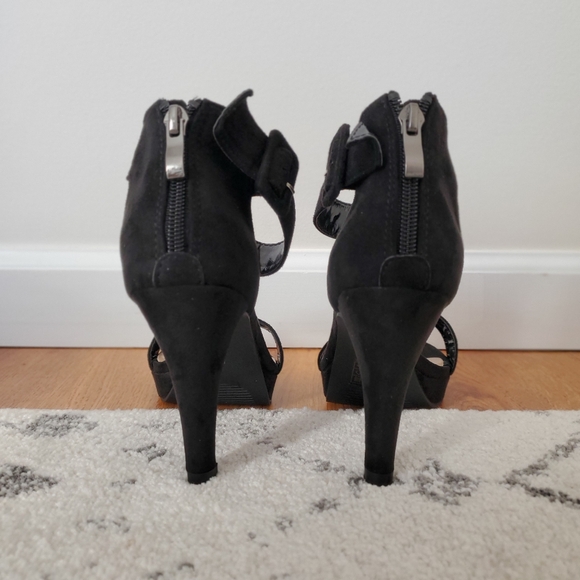 Black heels size 7.5 - Picture 3 of 8